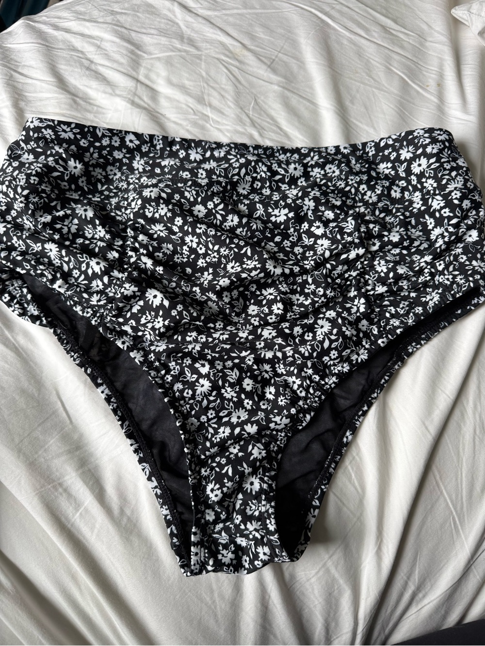 torrid Black & White Floral High-Waist cheeky Swim Bottoms